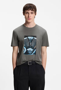 Front image of a model wearing the Dostino t in dark grey, by brand Hugo