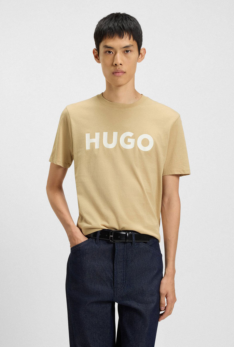 Front image of a model wearing Dulivio t in beige, by brand Hugo