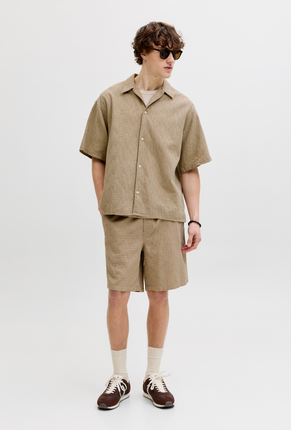 Front image of Jaiden wavy jogger shorts in stone, by brand Jack&jones
