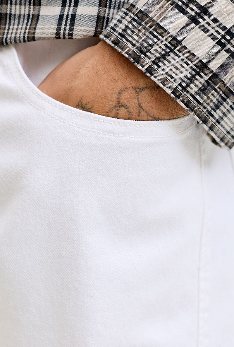 Front detail image of Rick original shorts in white, by brand Jack&jones