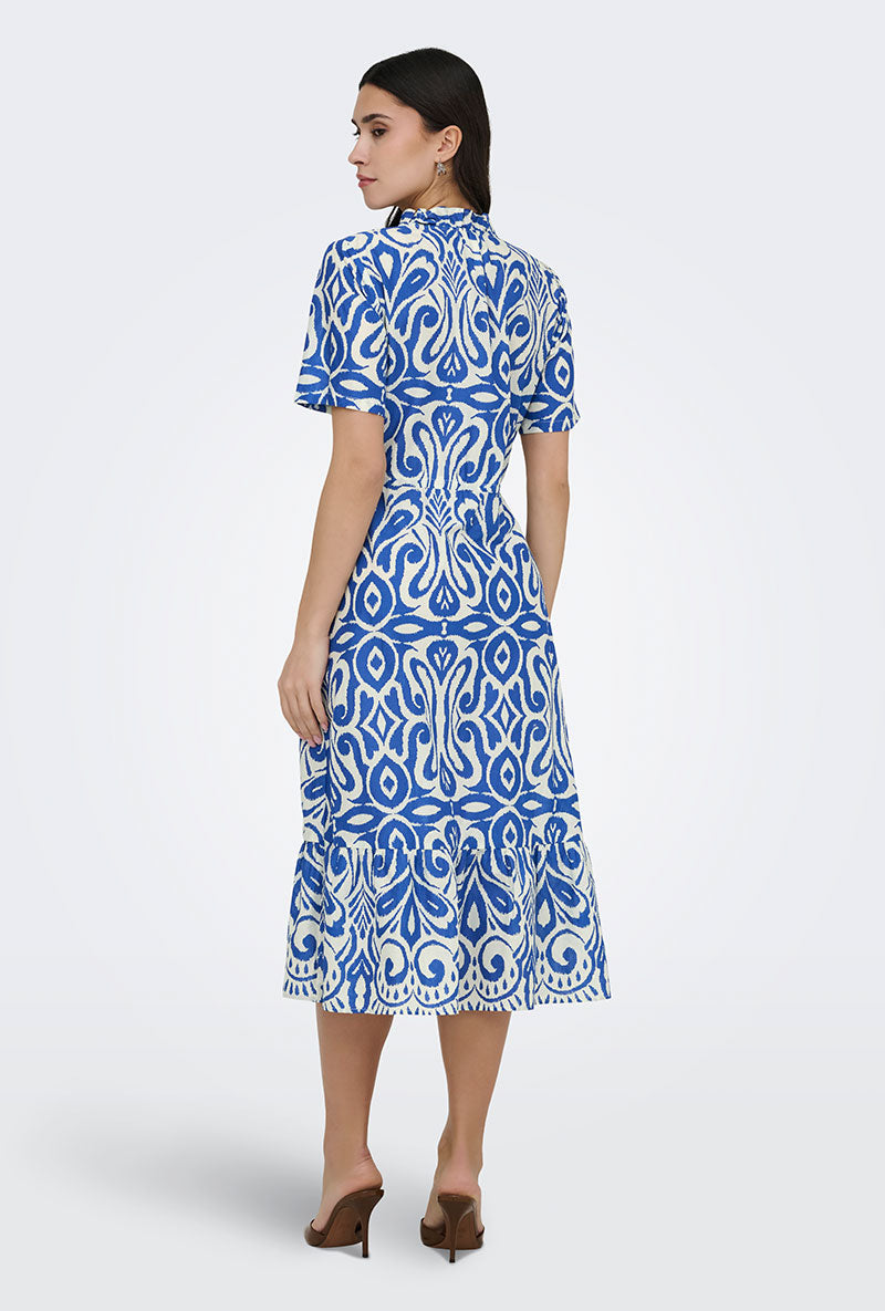 Back image of a model wearing Anna s/s midi dress in blue, by brand Jacqueline de yong