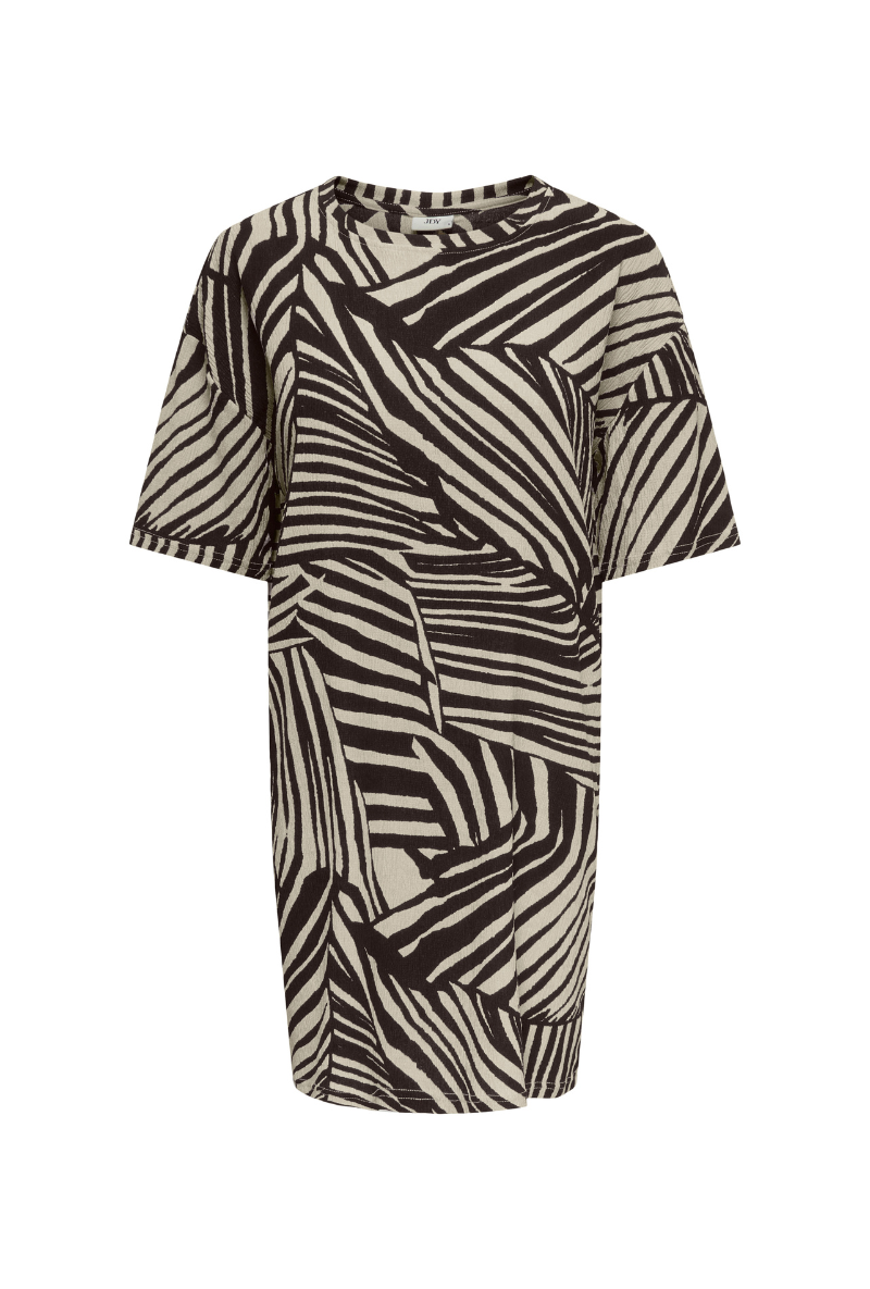 Front image of Debbie short sleeve oversized dress in chocolate, by brand Jacqueline de yong
