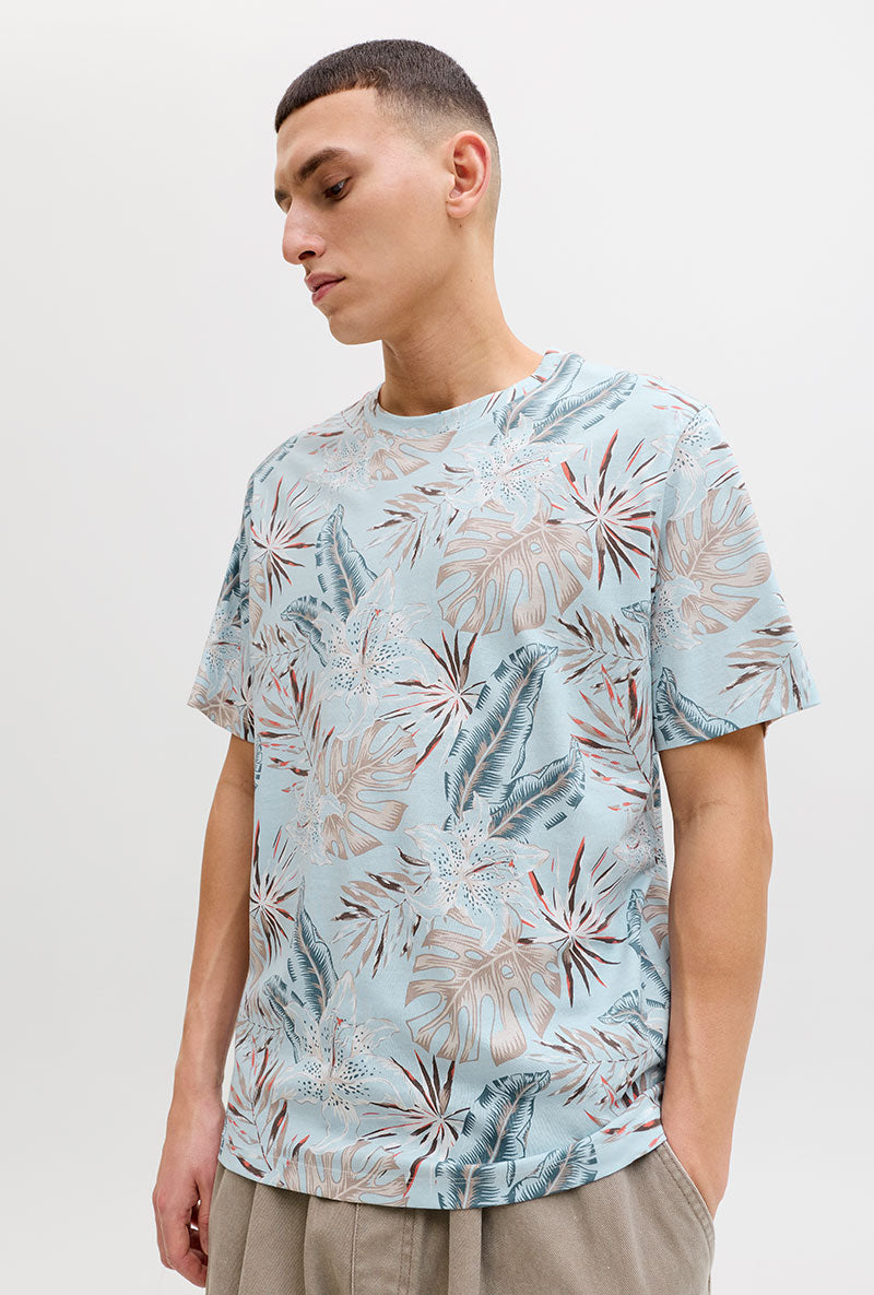 Front image of a model wearing Honolulu aop ss tee in blue, by brand Jack&jones