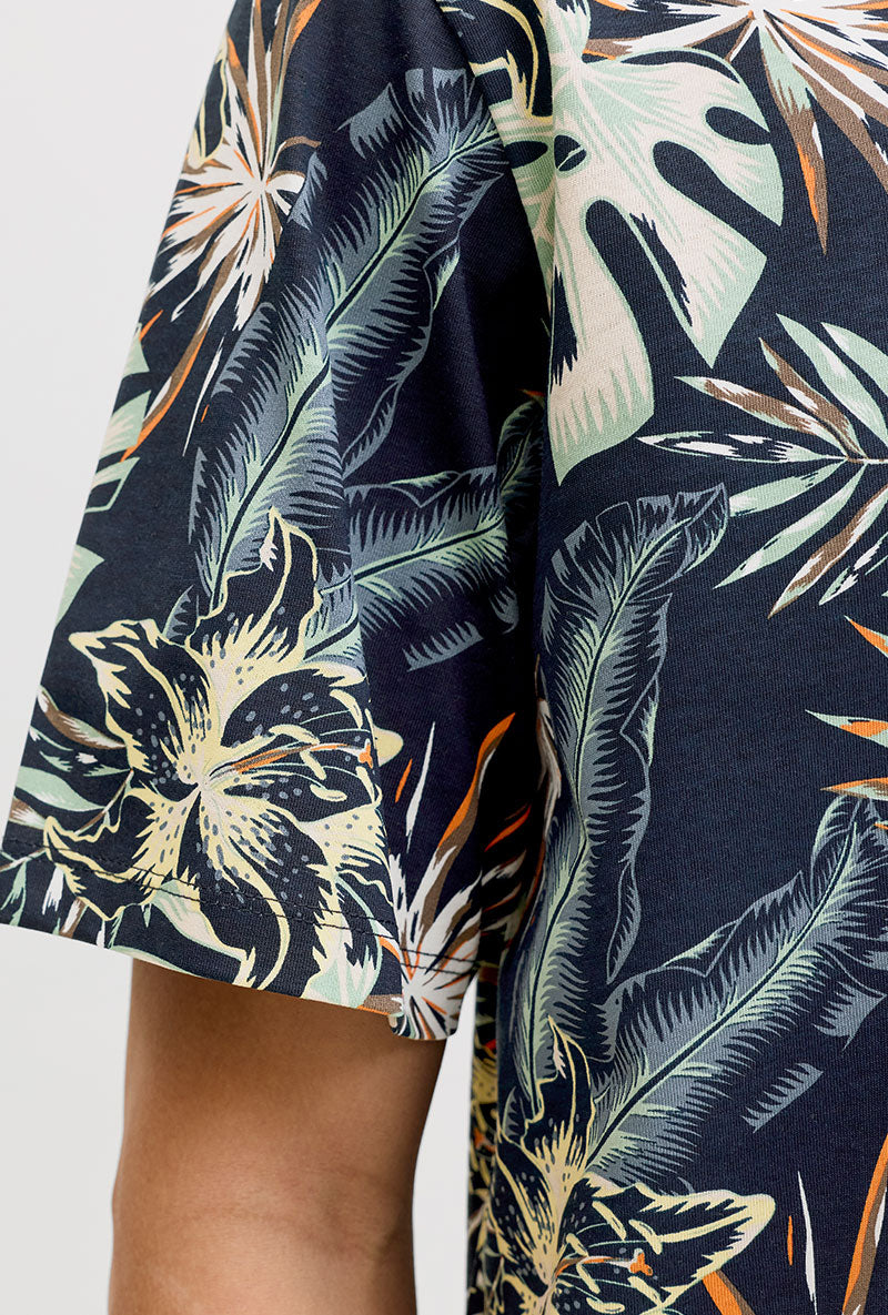 Detail image of Honolulu aop ss tee in navy, by brand Jack&jones