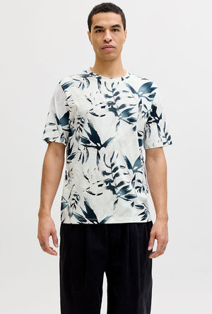 Front image of a model wearing the Honolulu aop ss tee in beige, by brand Jack&jones