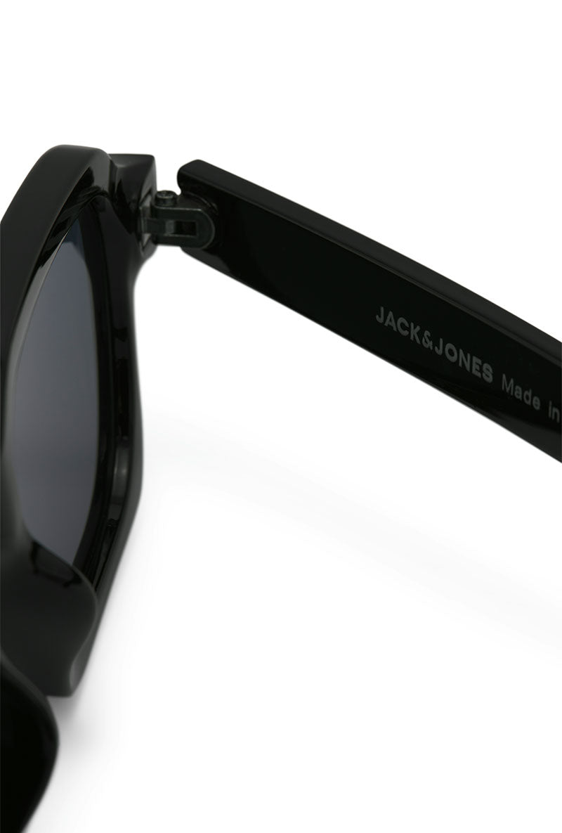 Detail image of Avey sunglasses in black, by brand Jack&jones