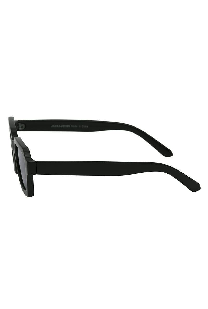 Side image of Avey sunglasses in black, by brand Jack&jones