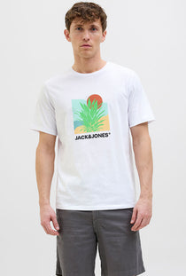 Front image of a model wearing the Jack and jones barbados tee in white, by brand Jack&jones