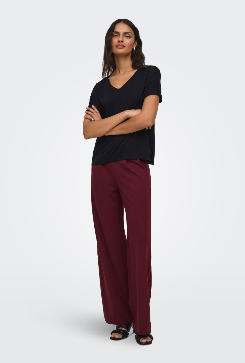 of Jdy sissy s/s vneck top in , by brand Jacqueline de yong