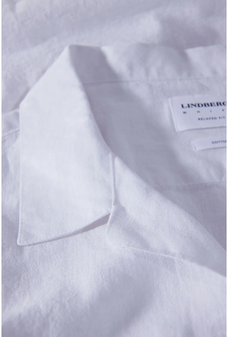 Detail image of Casual linen blend resort shirt in white, by brand Lindbergh