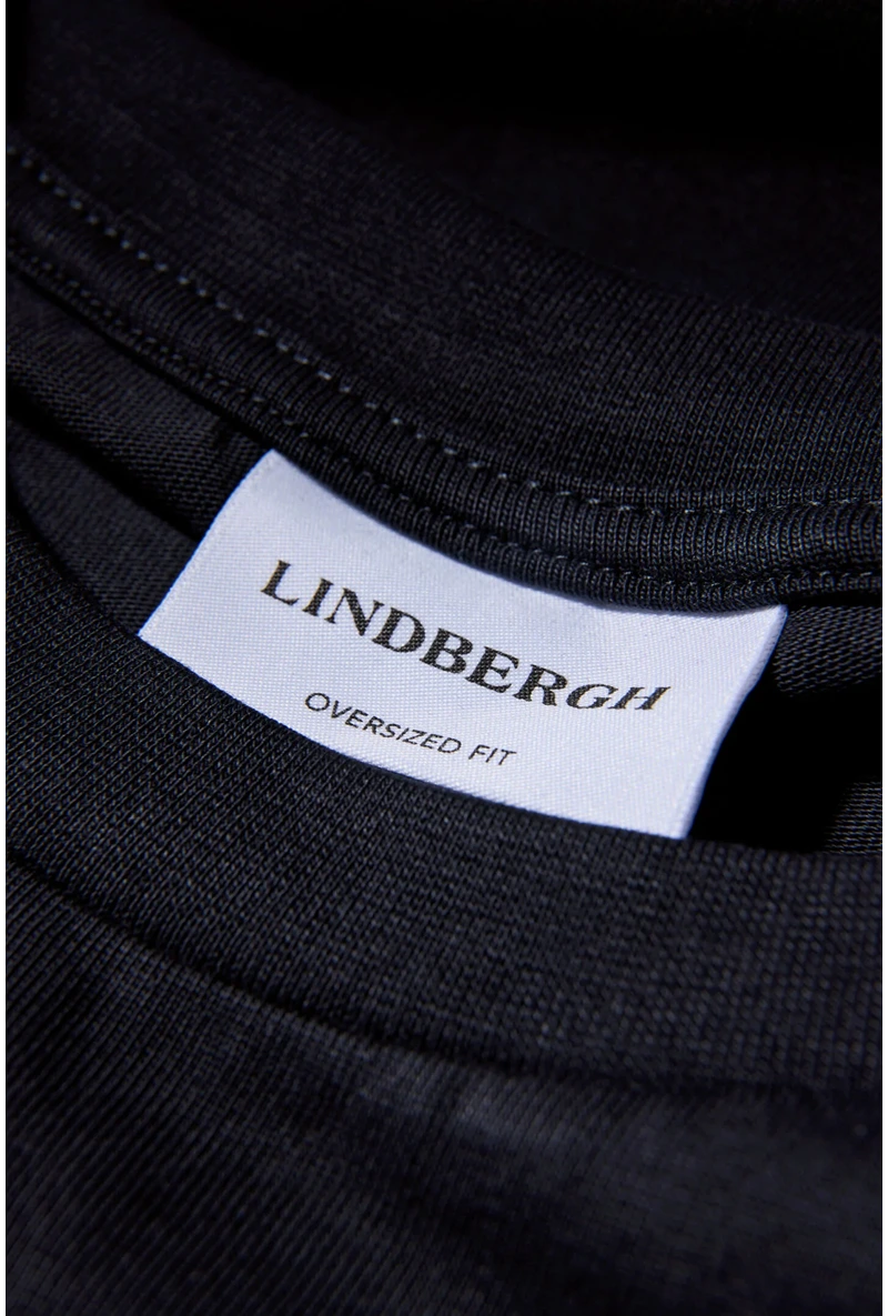 Detail image of Oversized s/s t in black, by brand Lindbergh