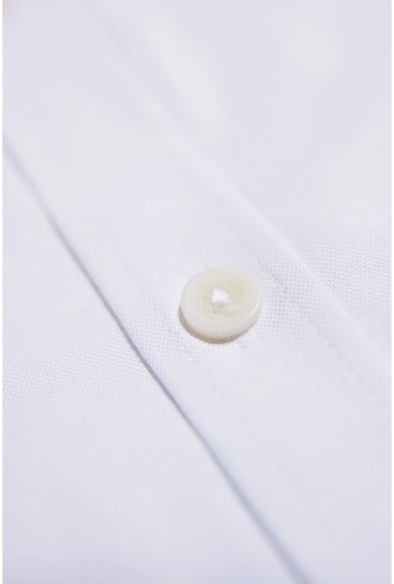 Detail image of Oxford superflex l/s shirt in white, by brand Lindbergh
