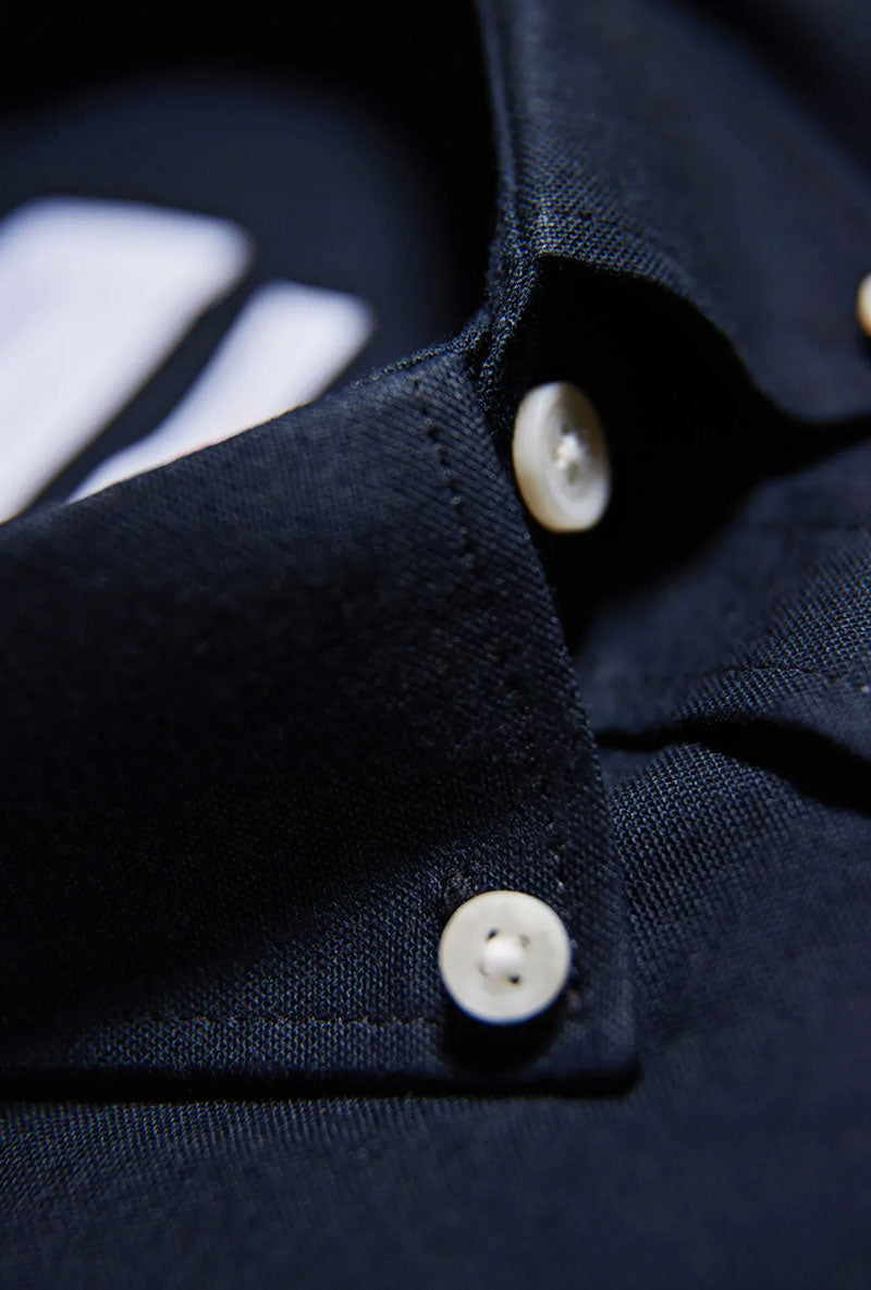Front image of Oxford superflex ls shirt in black, by brand Lindbergh