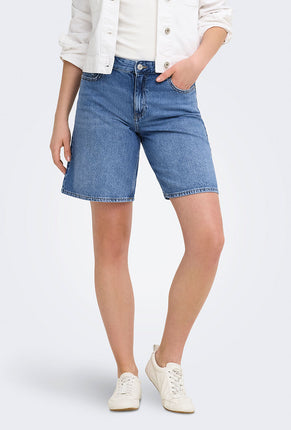 Front image of a model wearing Lumi mw mom shorts in denim, by brand Only