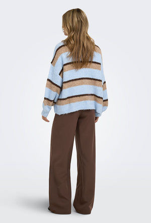 Back image of a model wearing the Linda berry hw straight trousers in brown, by brand Only