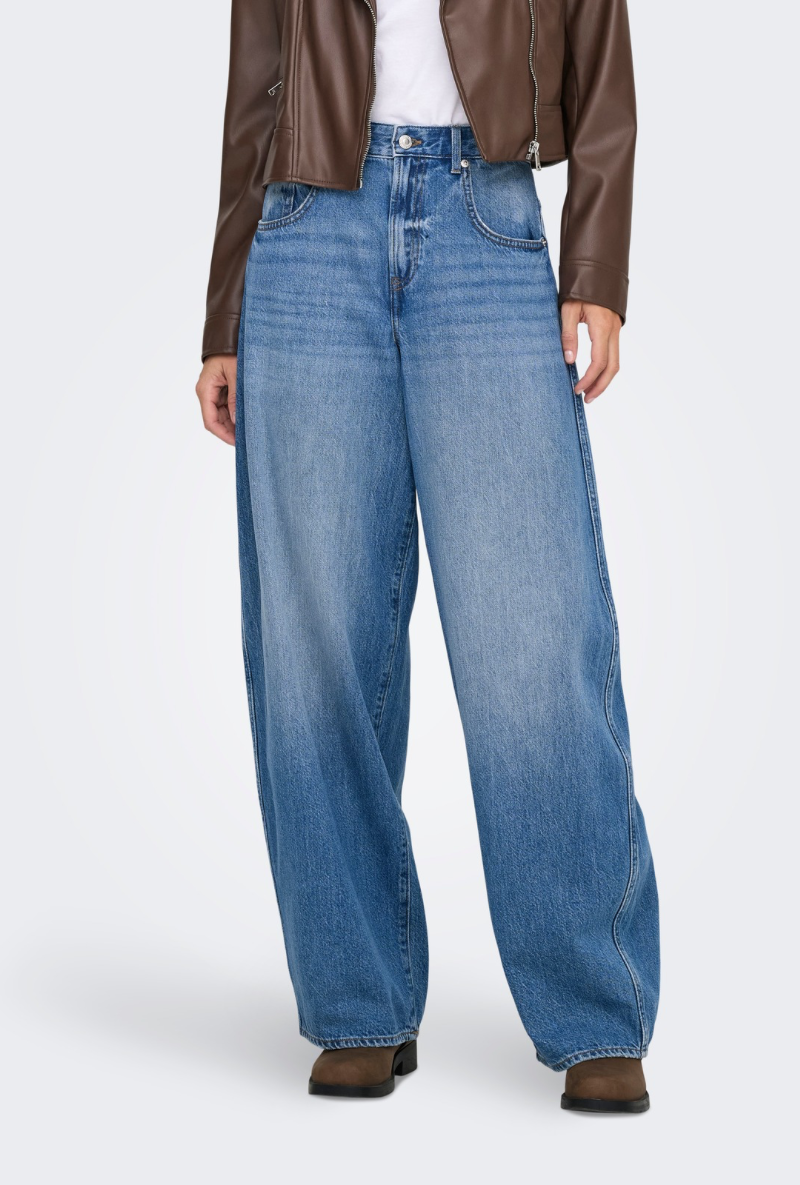 Front image of a model wearing Only taylor barrel jeans in denim, by brand Only