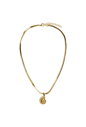 Front image  of the Chelly necklace in gold, by brand Vero moda