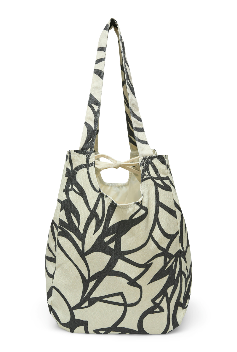 Front image  of Lina net bag in black/white, by brand Vero moda