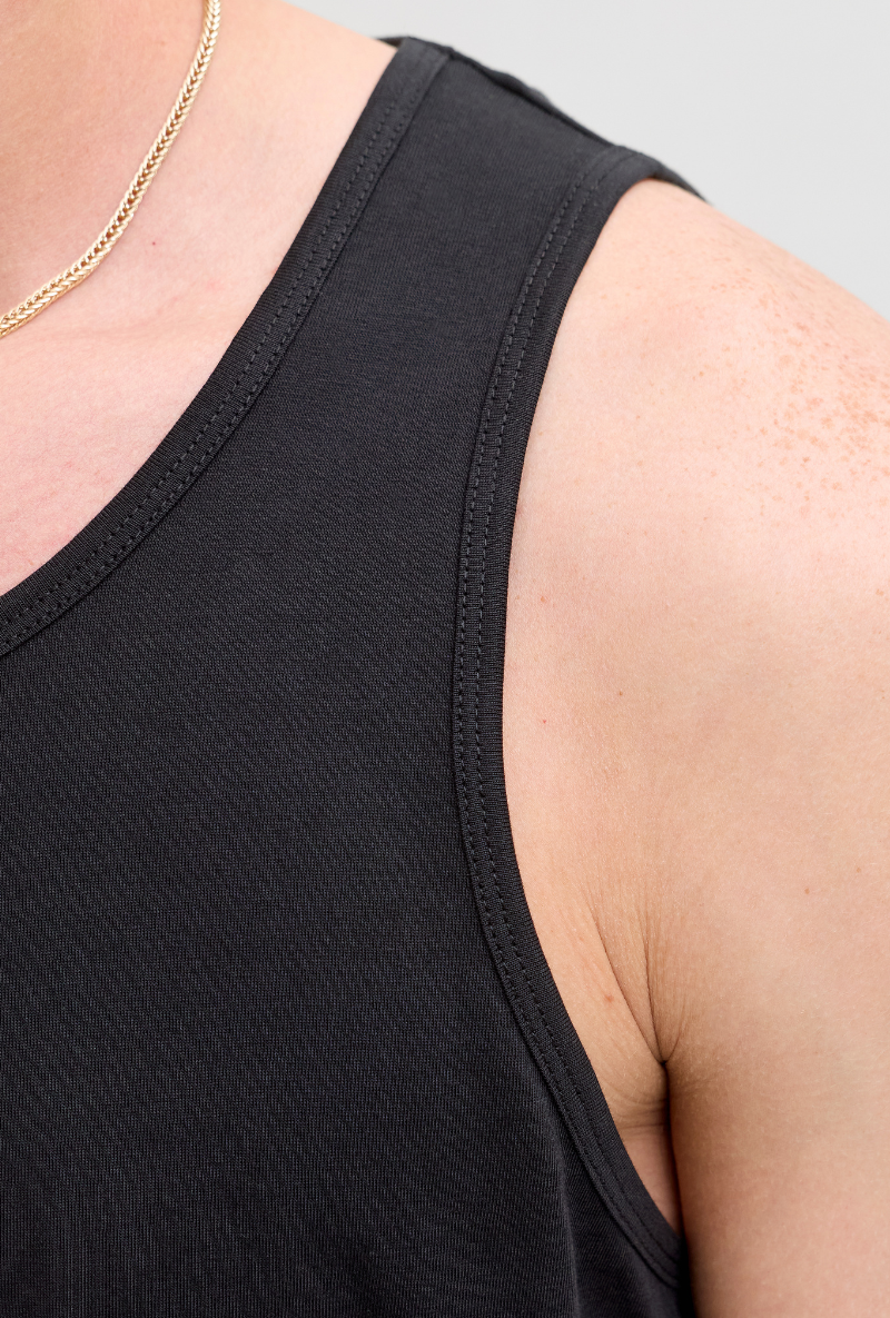 Close up image  of Jack and jones basic tanktop in black, by brand Jack&jones