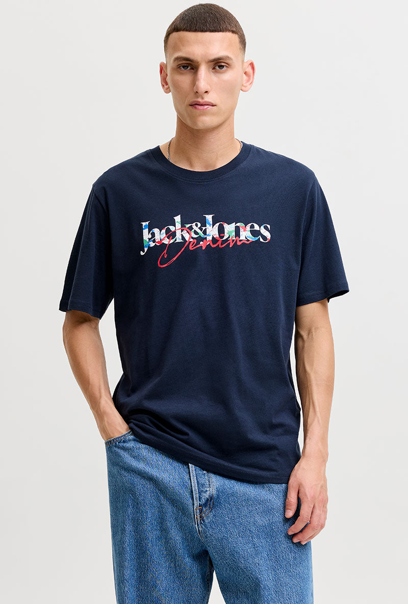 Front image of a model wearing Tom tee ss crew neck in navy, by brand Jack&jones