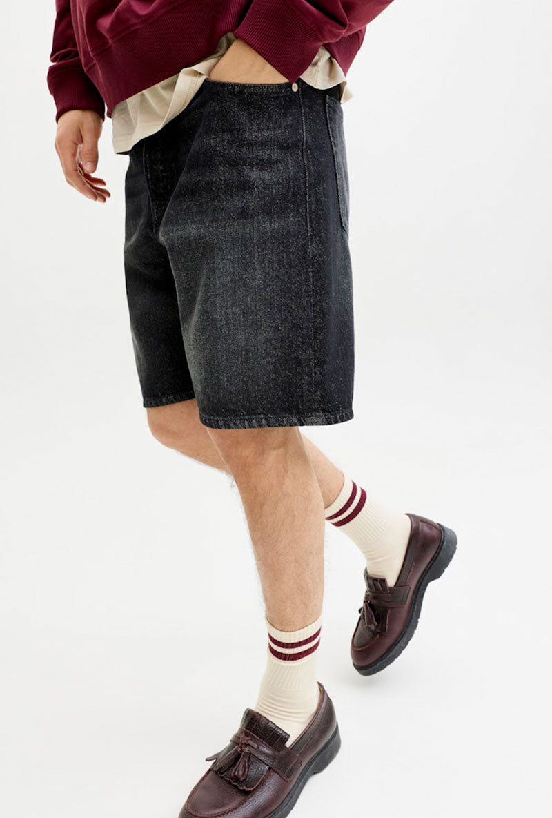 Front image of a model wearing Tony original shorts akm 111 in black, by brand Jack&jones