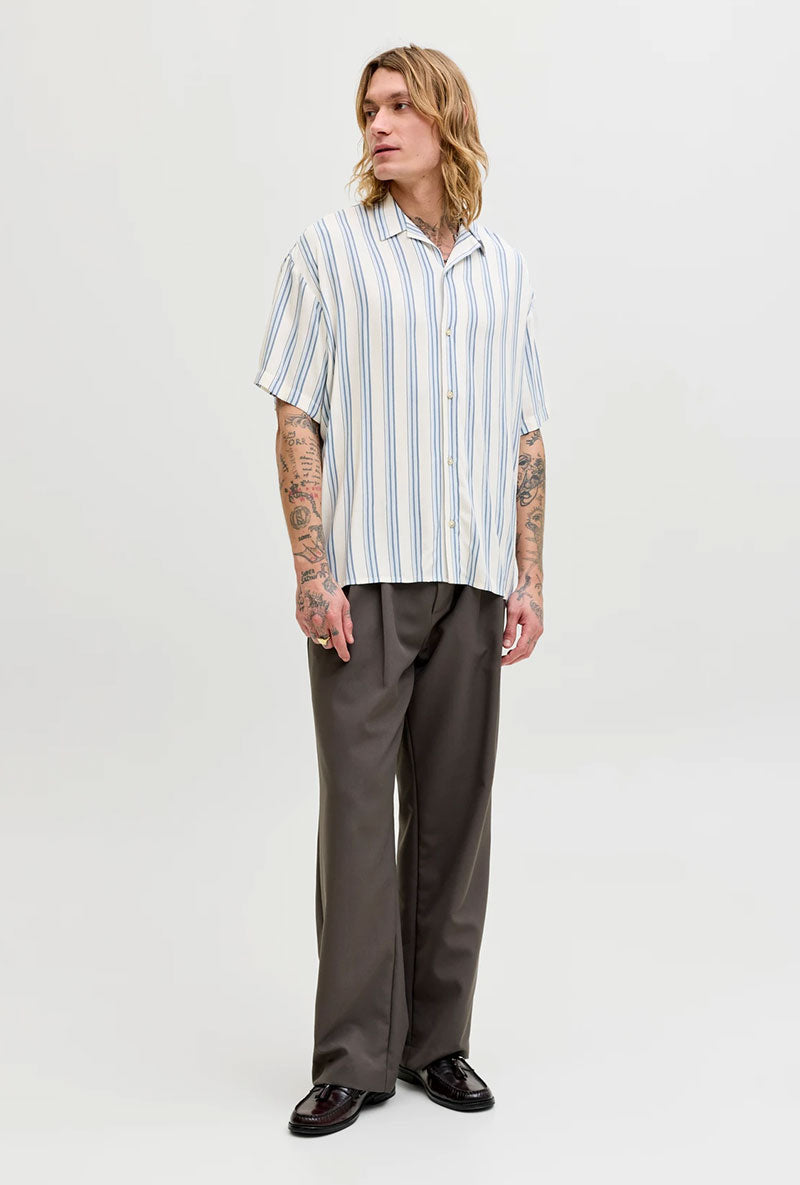 Front image of a model wearing Jeff resort stripe shirt in blue, by brand Jack&jones