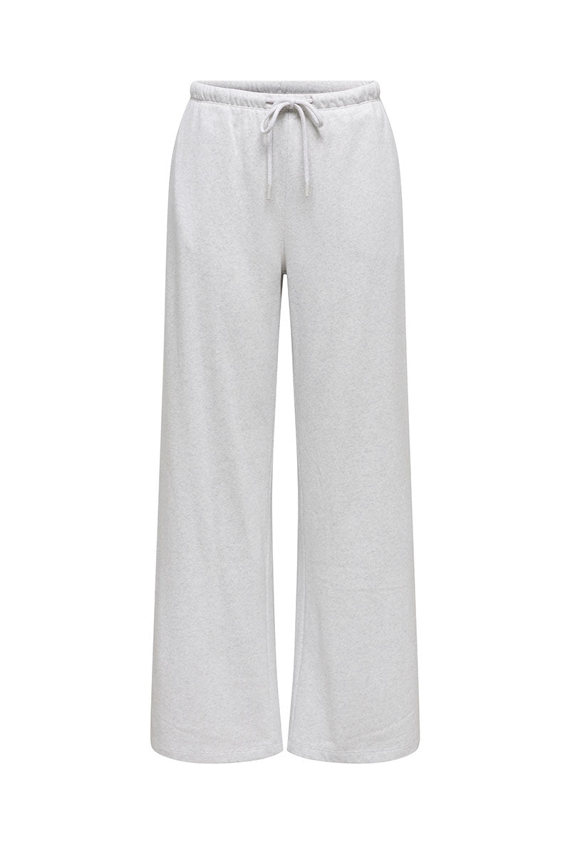 Front image of Amalfi life sweat pants in oat, by brand Jacqueline de yong