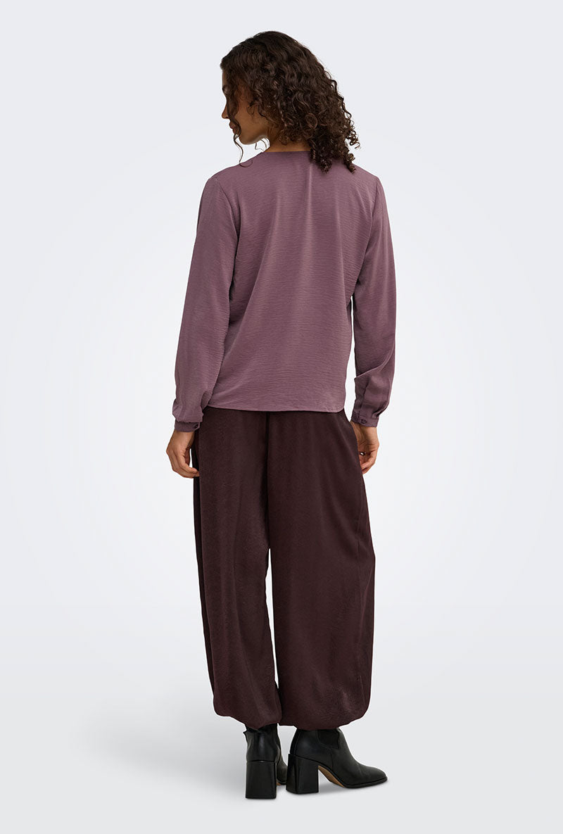 Back image of a model wearing Aya ls collar shirt in burgundy, by brand Jacqueline de yong