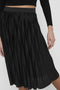 Front image of a model wearing the Boa skirt in black, by brand Jacqueline de yong