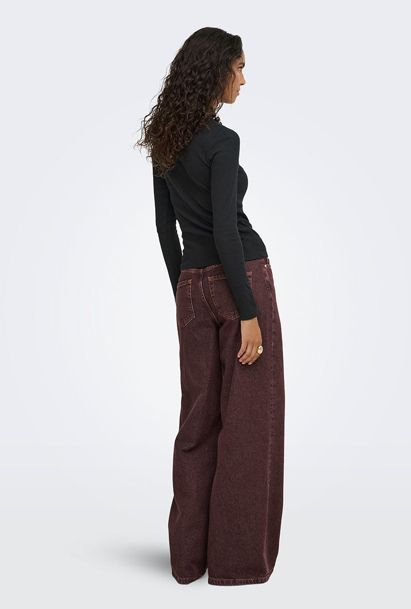 Back image of a model wearing Lucky l/s oneck top in black, by brand Jacqueline de yong