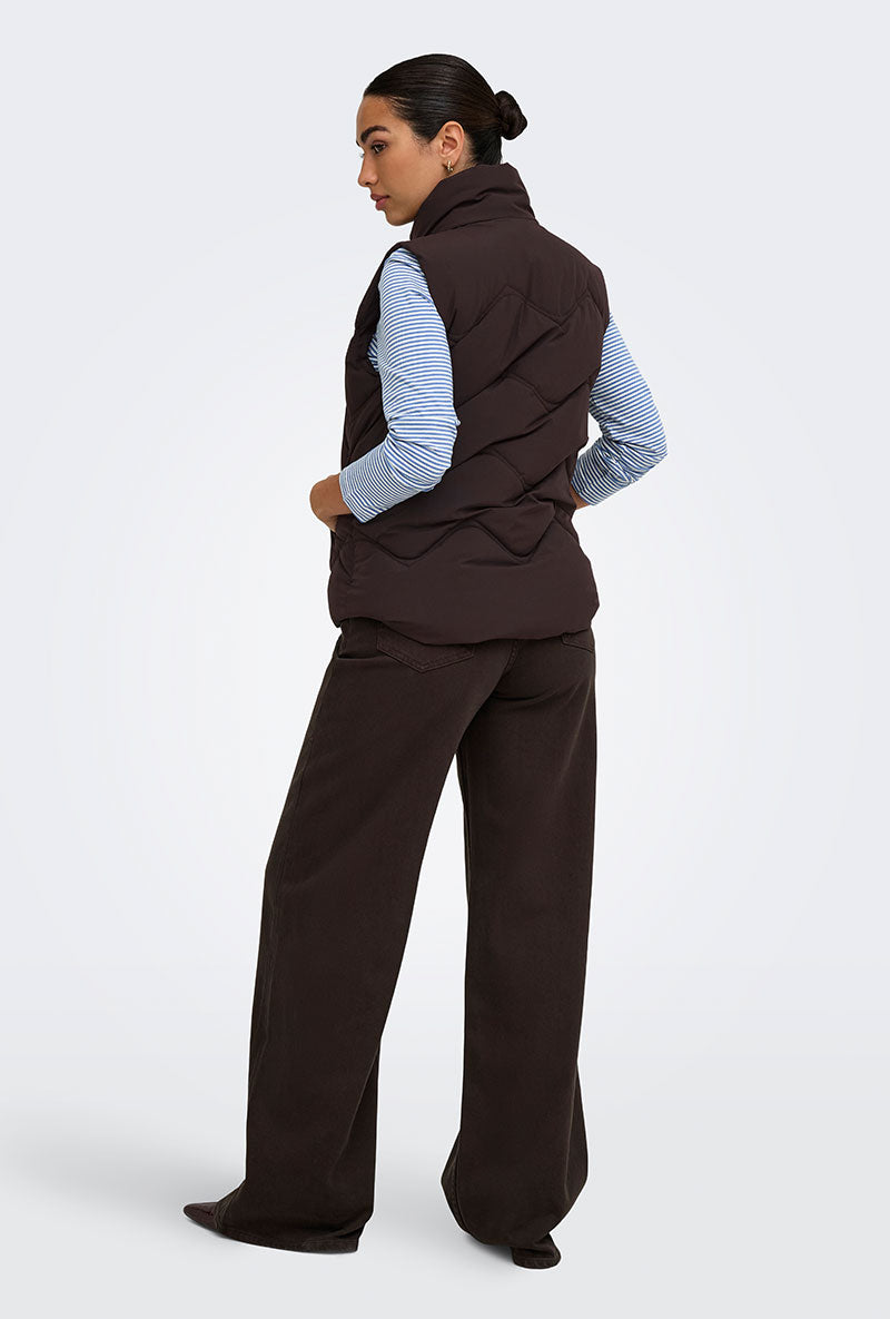 Back image of a model wearing Power short waistcoat in chocolate, by brand Jacqueline de yong