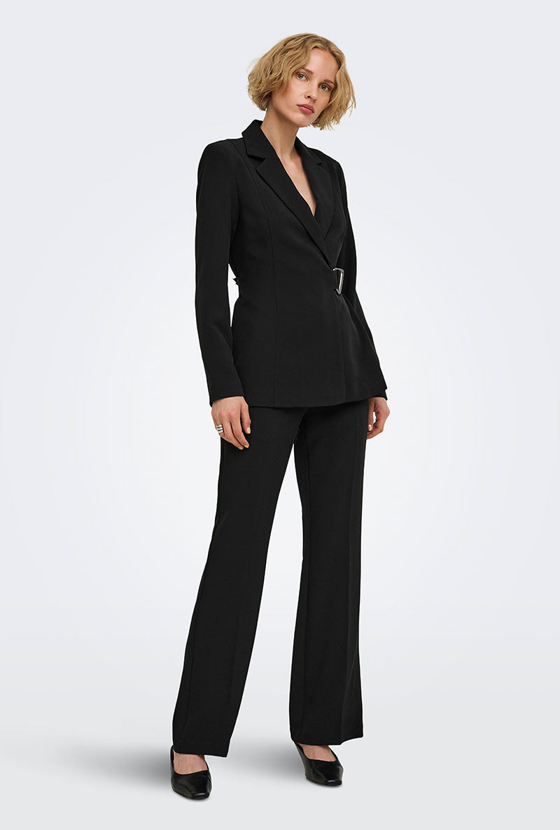 Front image of a model wearing Storm ls buckle blazer in black, by brand Jacqueline de yong