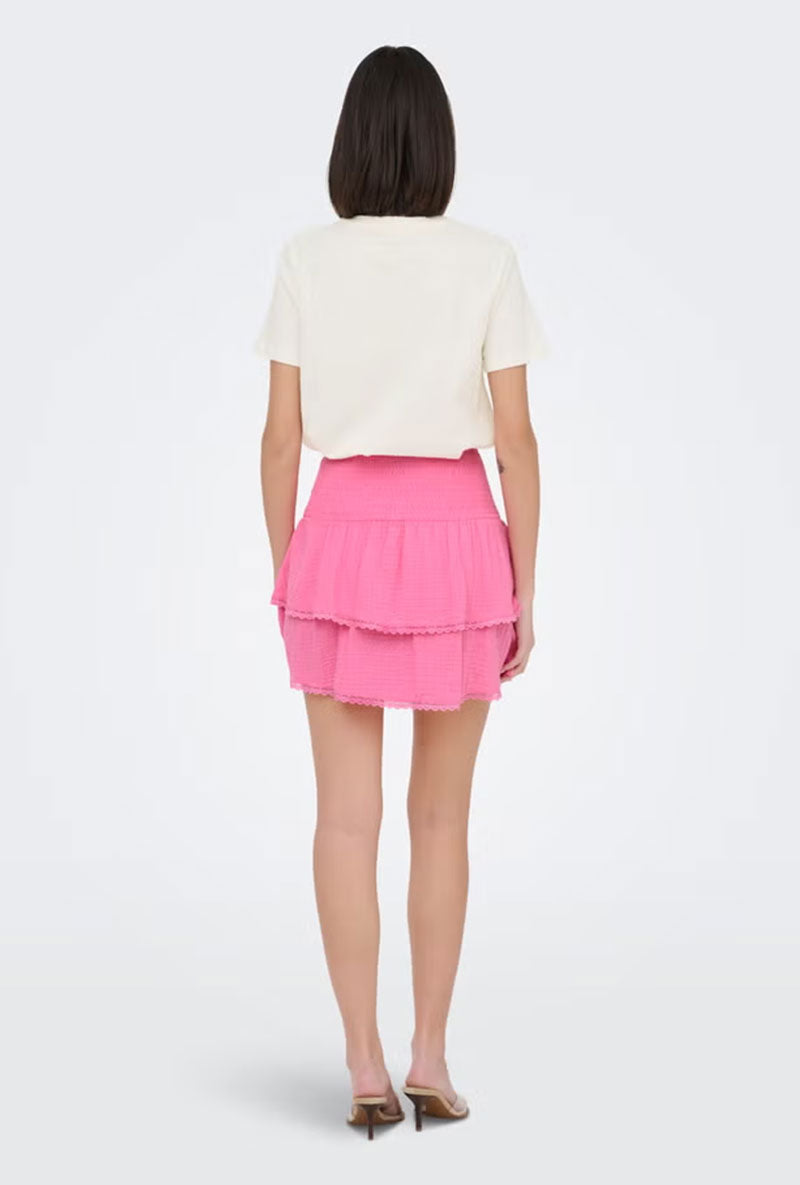 Back image of a model wearing Theis life hw smock skirt in pink, by brand Jacqueline de yong