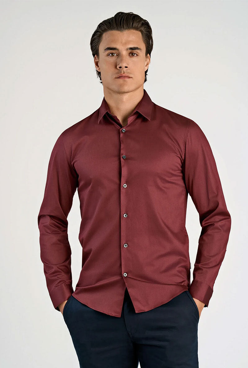 Front image of a model wearing Plain sateen superlflex shirt in burgundy, by brand Lindbergh