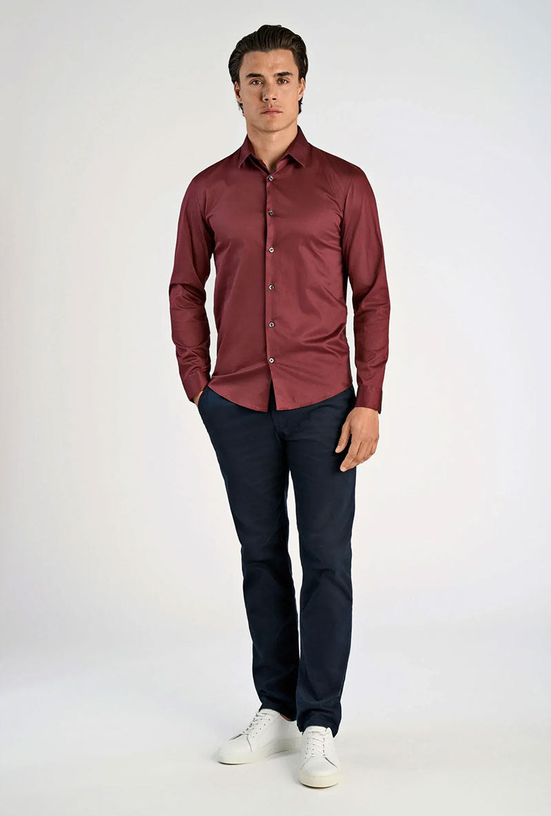 Front image of a model wearing Plain sateen superlflex shirt in burgundy, by brand Lindbergh