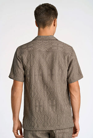 Back image of a model wearing the Textured ss shirt in khaki, by brand Lindbergh