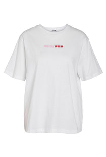 Front image of the Sparkel ss checkboard tshirt in white, by brand Noisy may