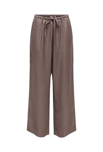 Front image of the Harriet life loose pants in brown, by brand Only