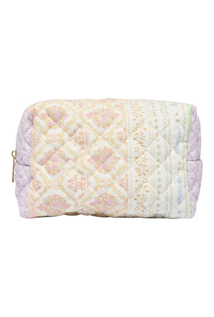Front image of the Kamilla quilted cosmetic bag in off white, by brand Only