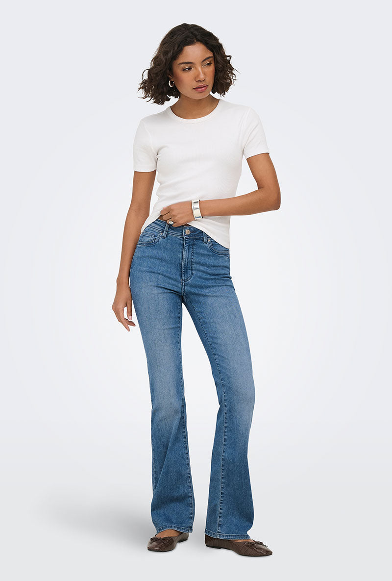 Front image of a model wearing Wauw hw flared jeans in denim, by brand Only