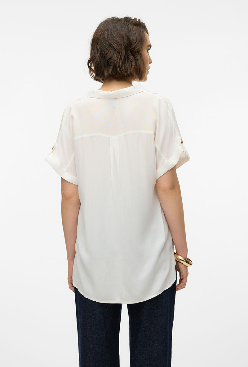Back image of a model wearing Bumpy ss shirt in white, by brand Vero moda