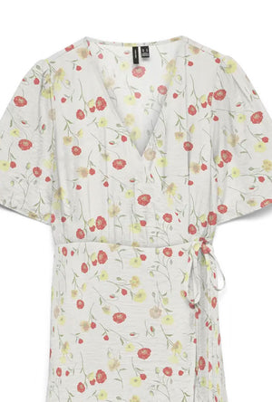 Detail image of the Josie ss wrap short dress in white, by brand Vero moda