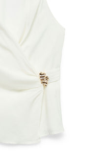 Detail image of the Kenia halterneck top in off white, by brand Vero moda