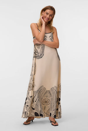 Front image of a model wearing the Lalita zola ankle dress in beige, by brand Vero moda