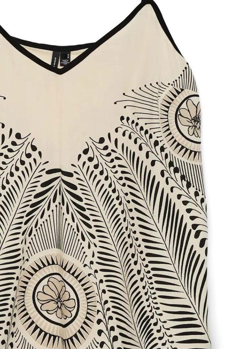 Detail image of Lalita zola singlet top in beige, by brand Vero moda