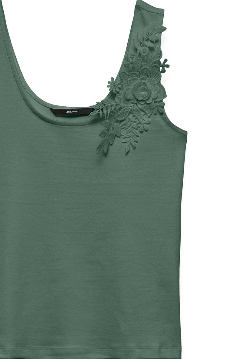Detail image of Layla ss u neck top in green, by brand Vero moda