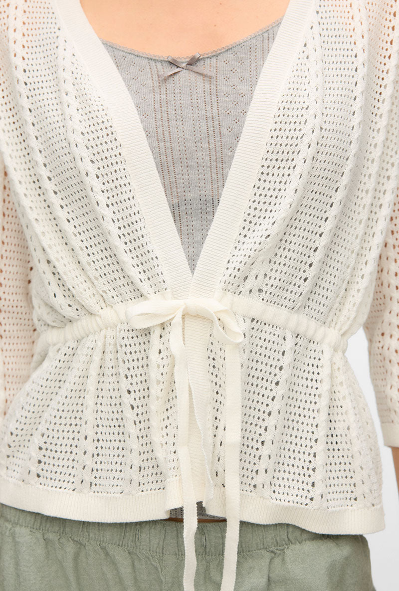 Front image of a model wearing Lux light 3/4 v in off white, by brand Vero moda