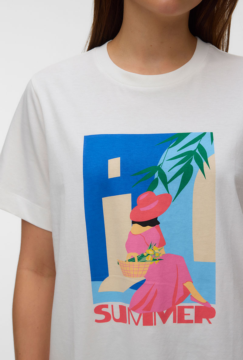 Front image of a model wearing Salli mette ss t in mul3, by brand Vero moda