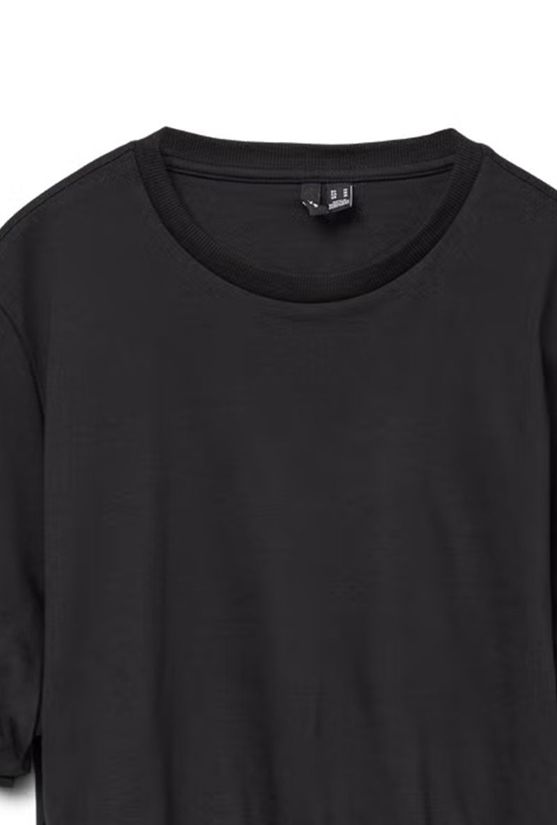 Detail image of Aya penny ss cropped top in black, by brand Vero moda