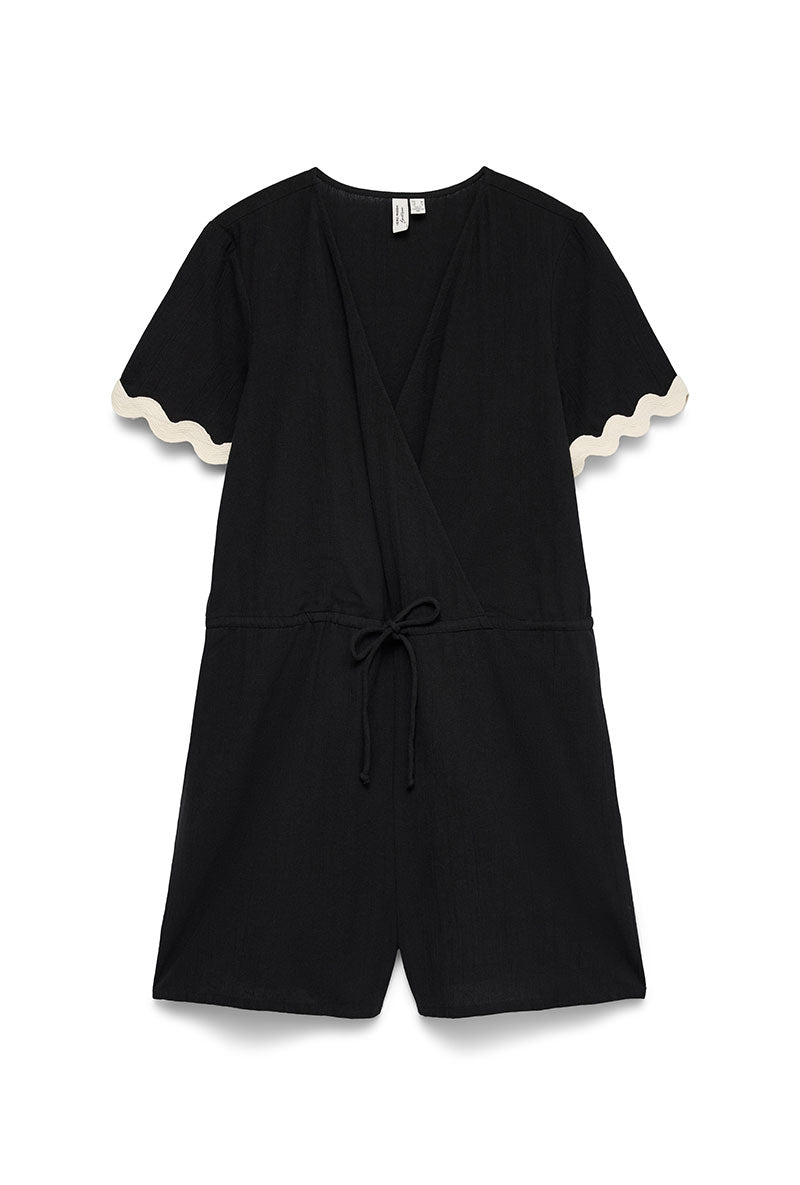 Front image of Jenna ss playsuit in black, by brand Vero moda